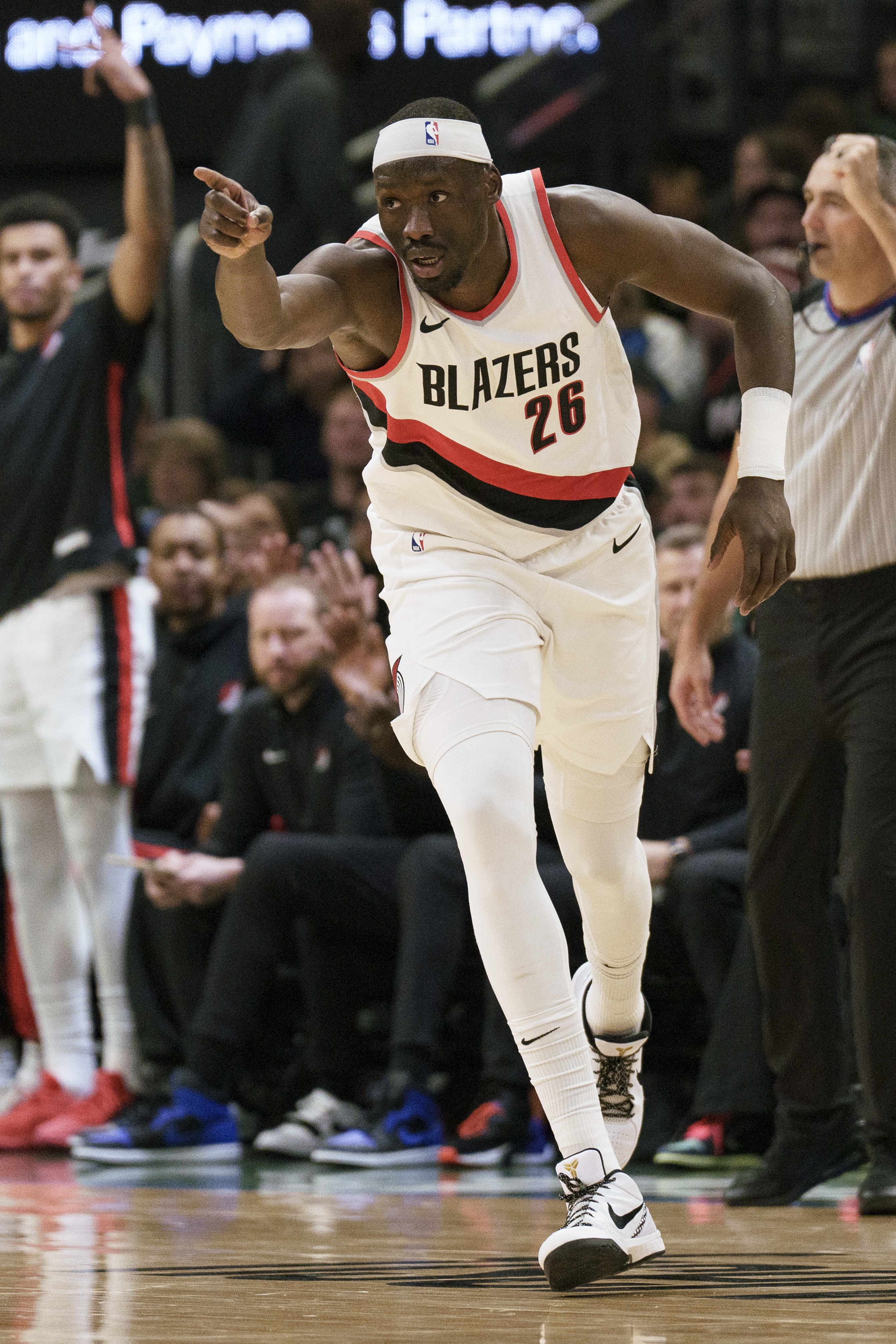  CBA名宿！里斯上半場三分4中3 11分鐘砍下11分5籃板
