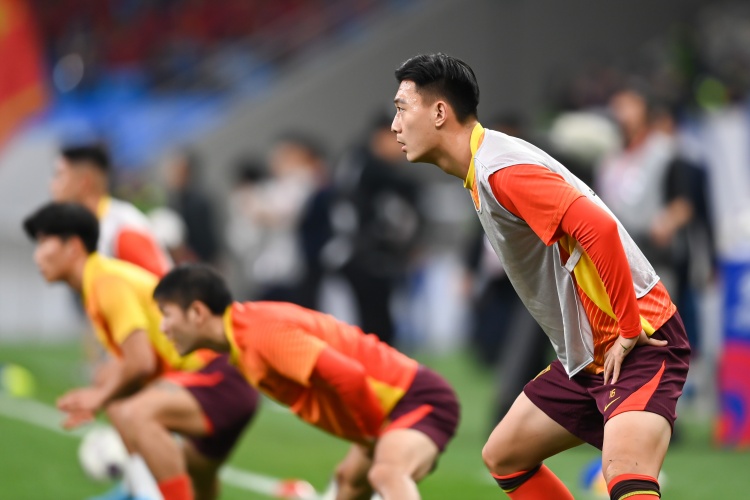  足球報(bào)：張玉寧、蔣圣龍均有不同程度傷病，伊萬未讓在熱身賽出場