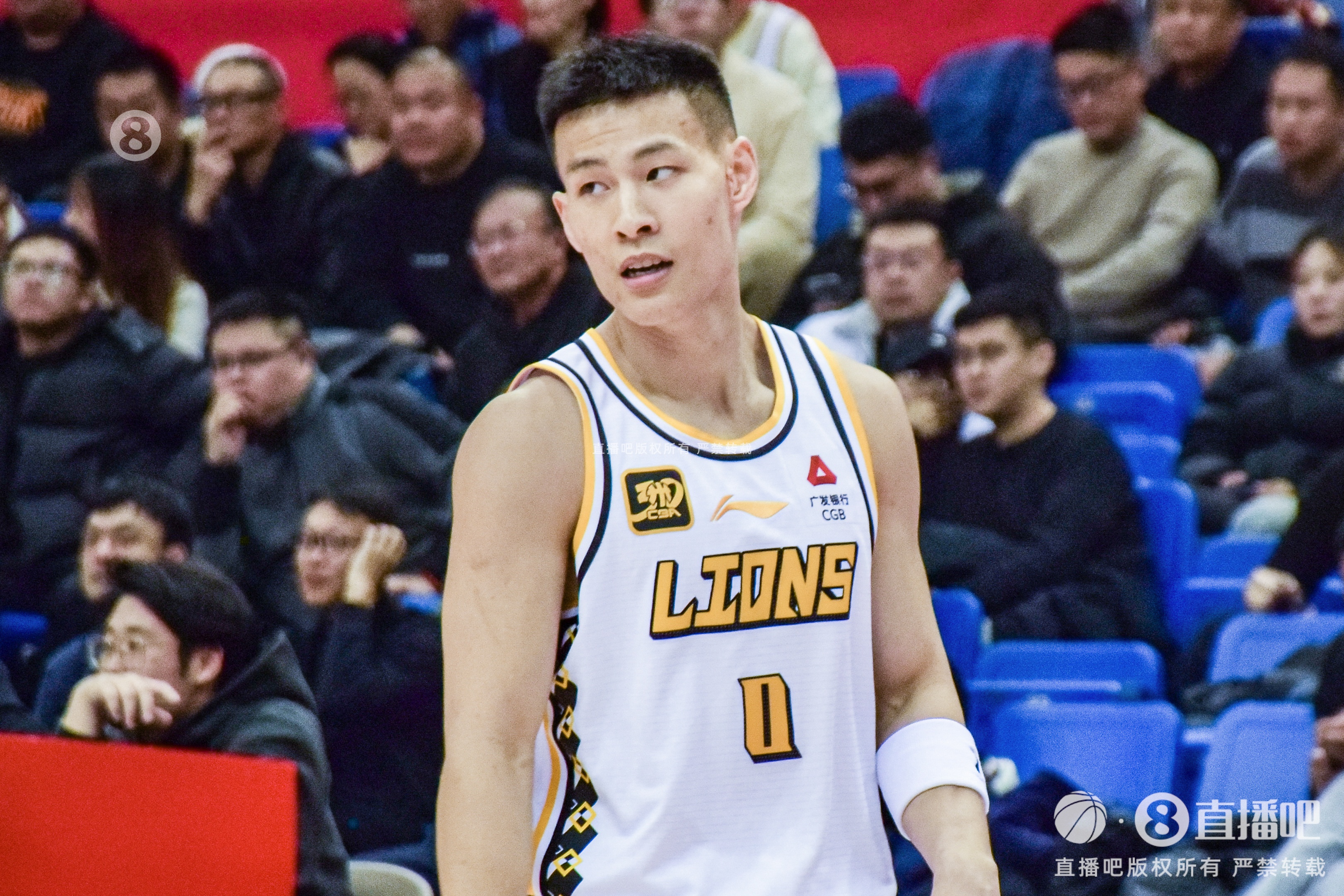  毫無狀態(tài)！林秉圣11投僅1中拿到3分3斷 出現(xiàn)2失誤4犯規(guī)