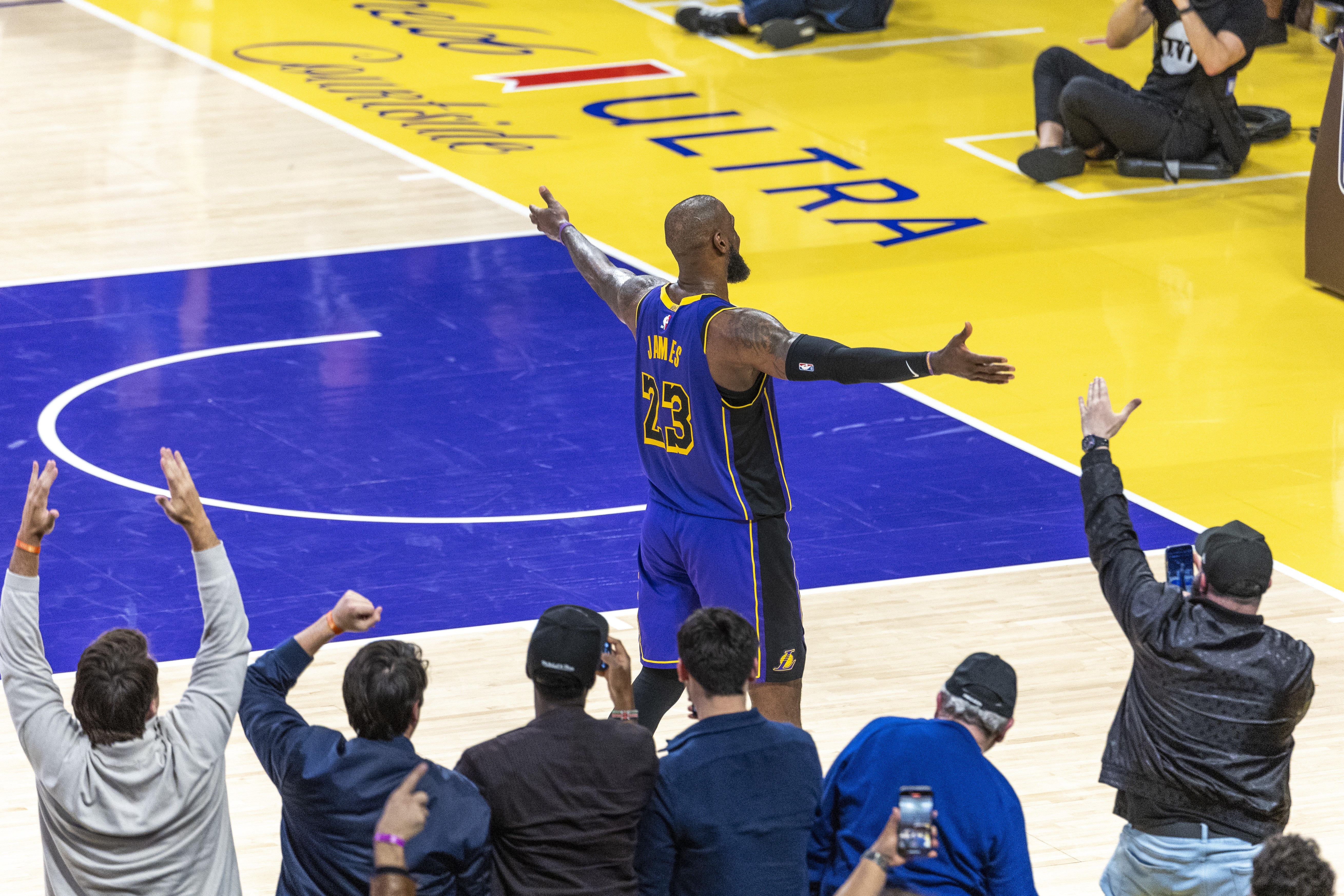 分析NBA目前的輿論環(huán)境：詹姆斯之后 聯(lián)盟門面成了一個燙手山芋？