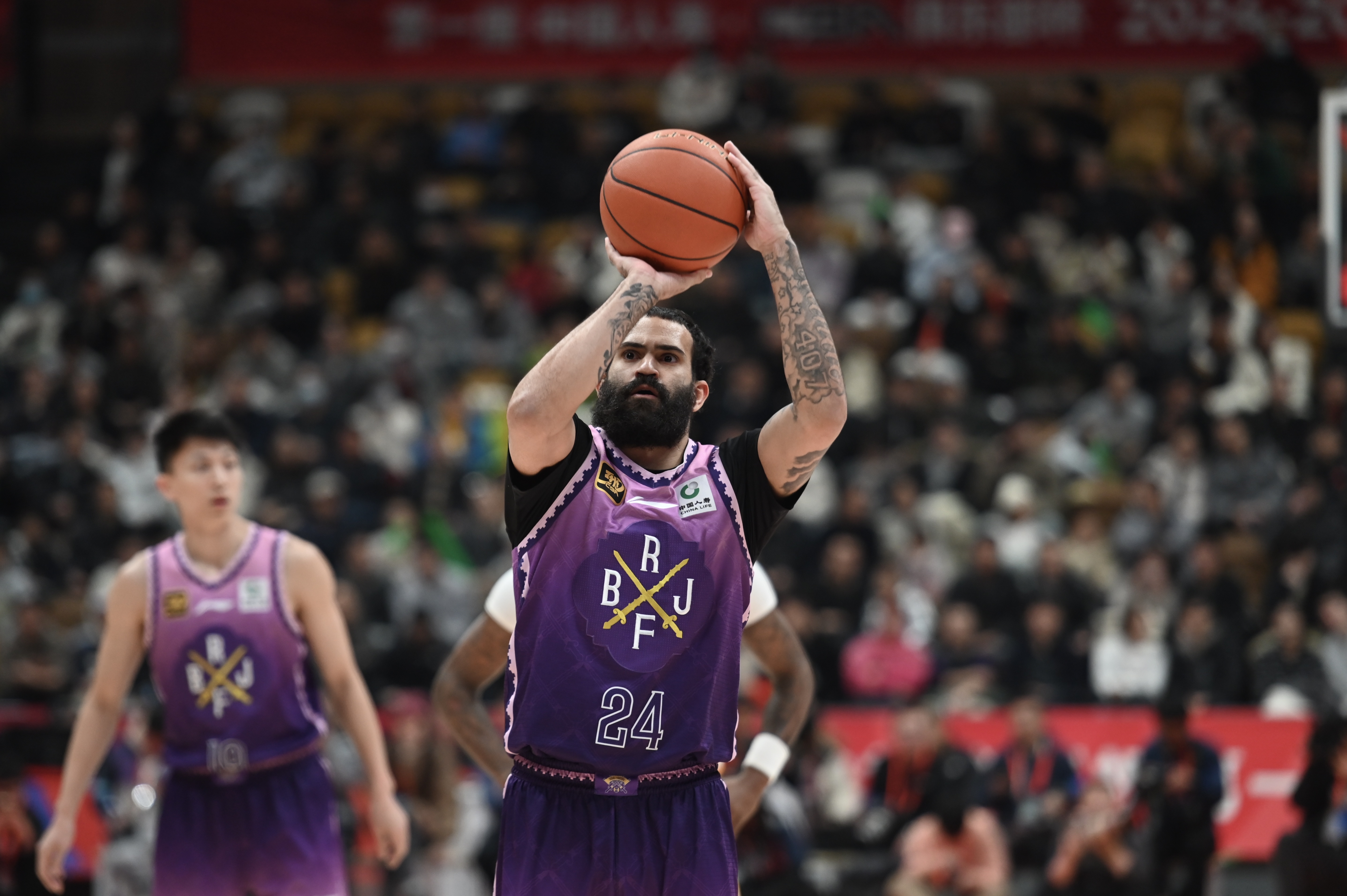  攻筐效率真不錯(cuò)！里勒半場11中7&5罰全中轟下全隊(duì)最高的19分